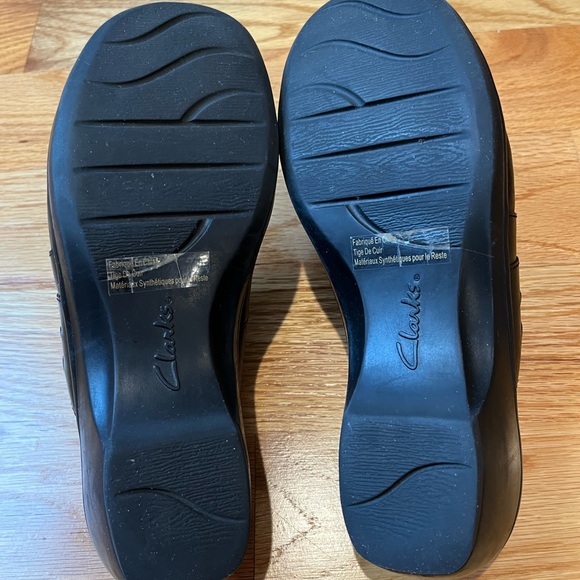 Clark’s Bendables Slip On Clogs - Picture 5 of 7